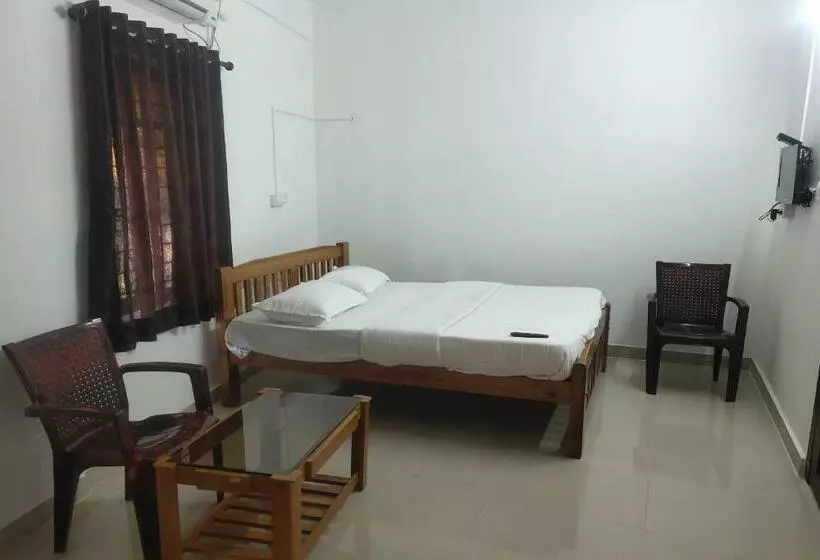 Hotelli Spot On 86264 Maurya Boarding & Lodging