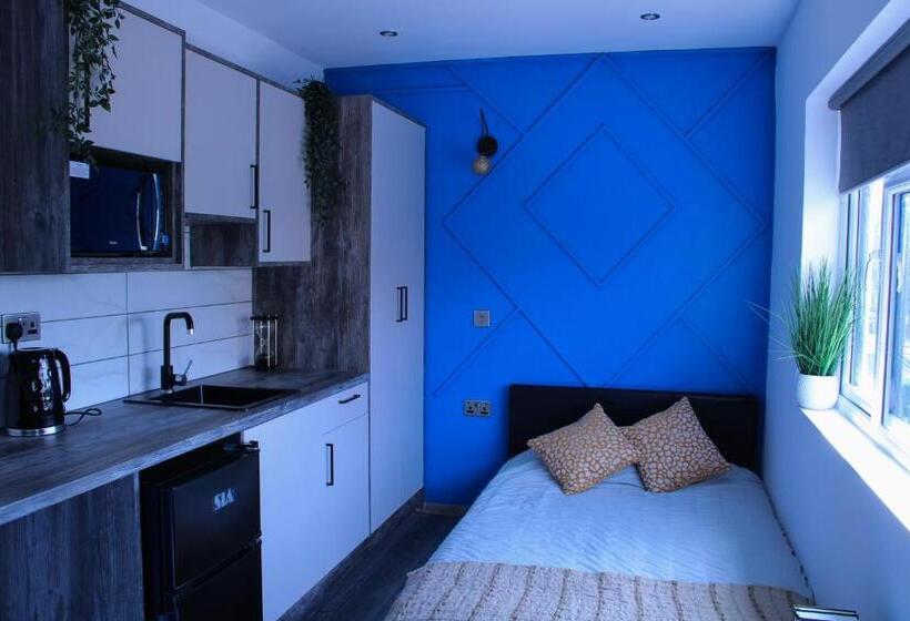 Cb Stays   Tranquil Studio Retreats With Ensuite & Kitchenette In Peterborough