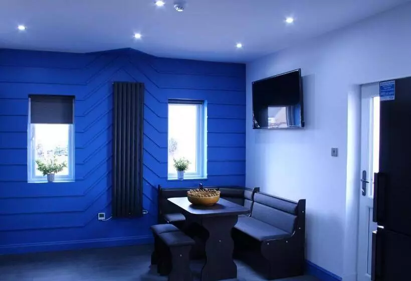Cb Stays   Tranquil Studio Retreats With Ensuite & Kitchenette In Peterborough