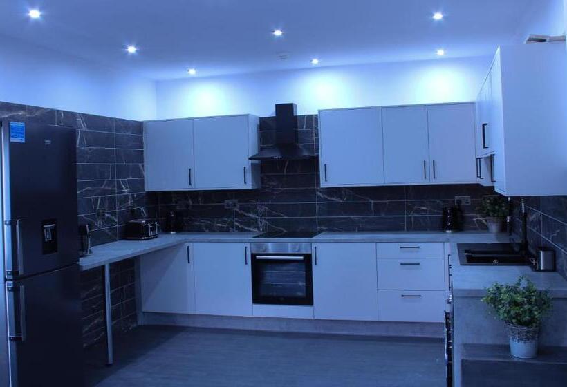 Cb Stays   Tranquil Studio Retreats With Ensuite & Kitchenette In Peterborough