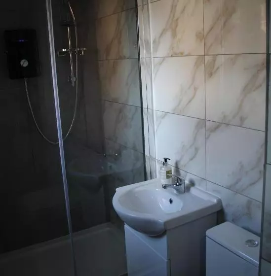 Cb Stays   Tranquil Studio Retreats With Ensuite & Kitchenette In Peterborough
