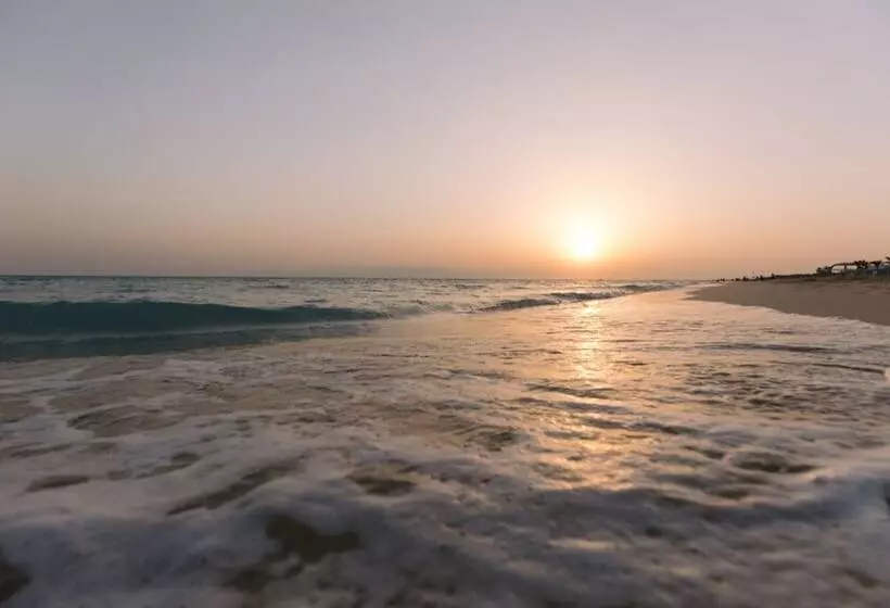 استراحتگاه Matarma Beach Residence
