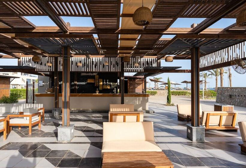 استراحتگاه Matarma Beach Residence