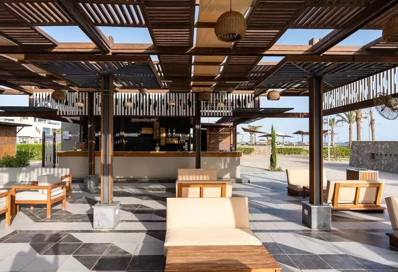 استراحتگاه Matarma Beach Residence
