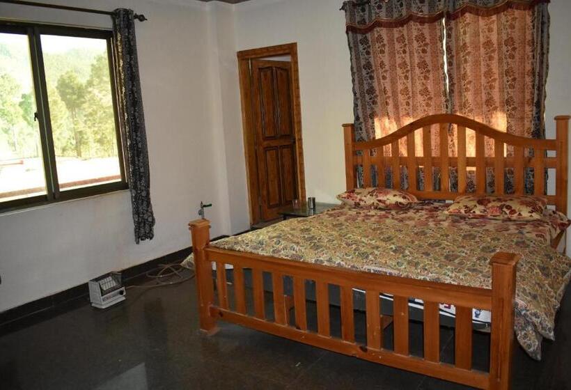 هتل Murree Village Guest House