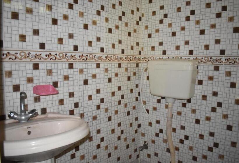 هتل Murree Village Guest House