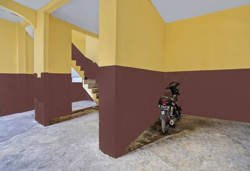 Hotell Oyo 3285 Wonoayu Residence Syariah