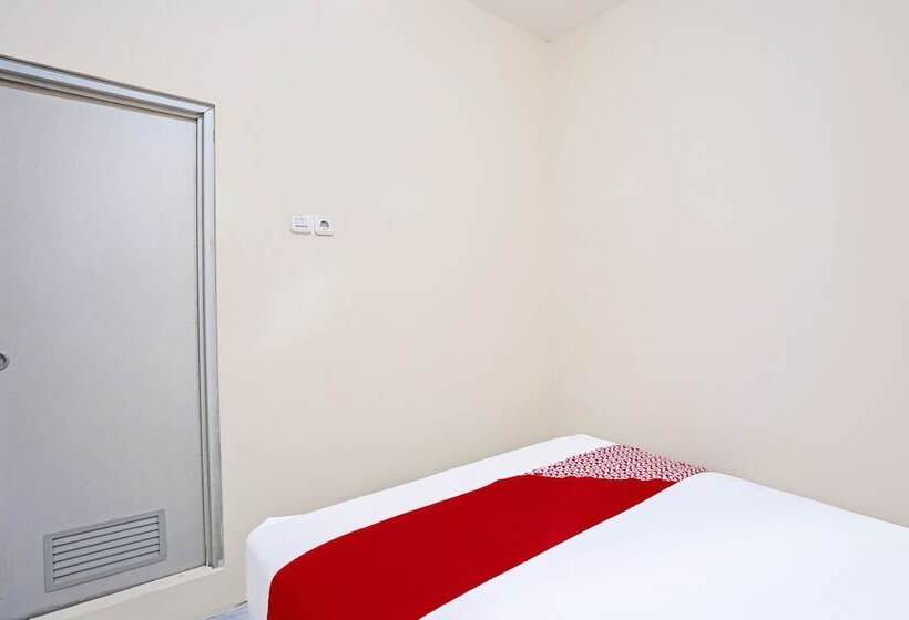 Hotell Oyo 3285 Wonoayu Residence Syariah