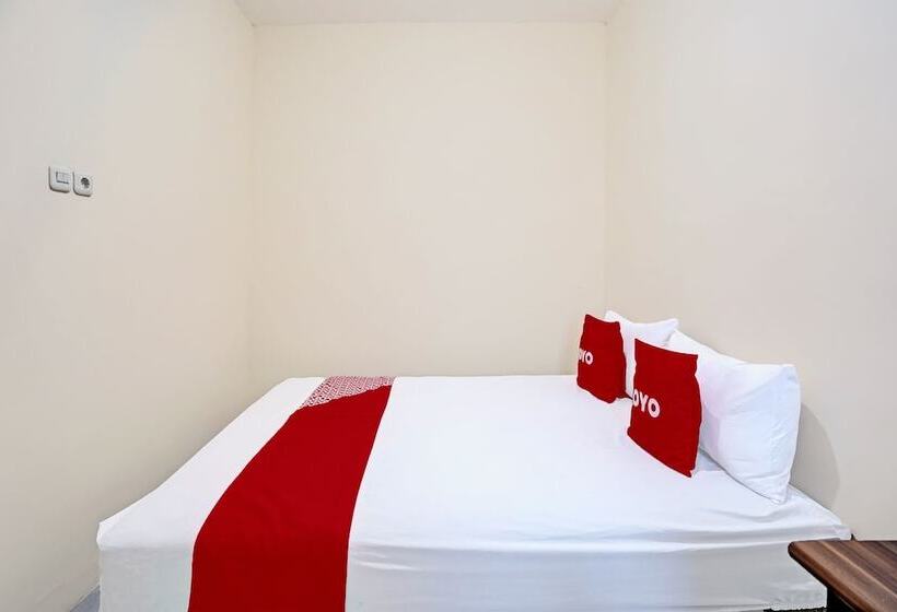 Hotell Oyo 3285 Wonoayu Residence Syariah