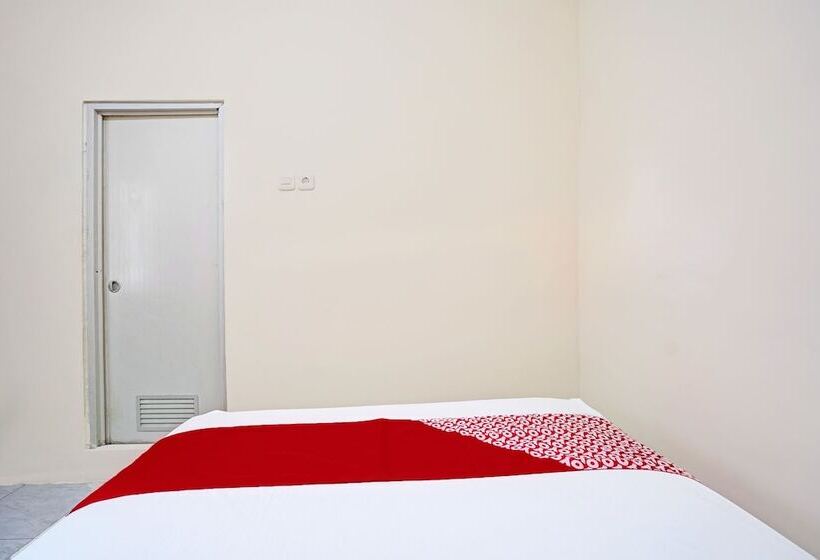 Hotell Oyo 3285 Wonoayu Residence Syariah