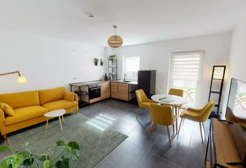 Travel Art Boardinghouse