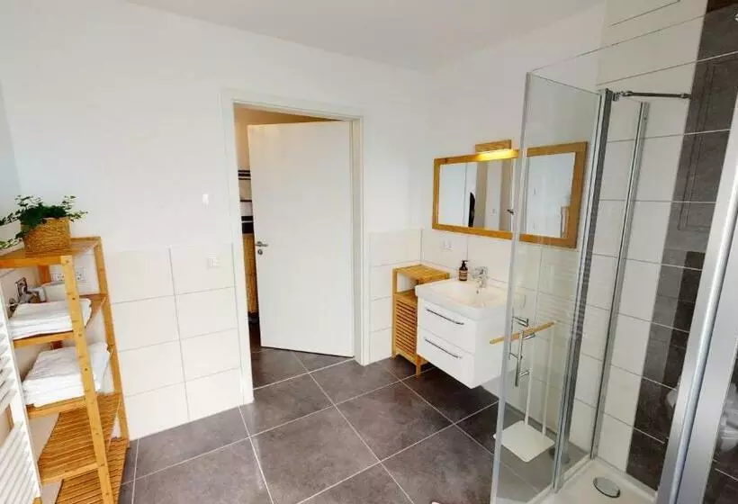 Travel Art Boardinghouse