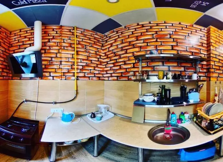 Yourhostel университет