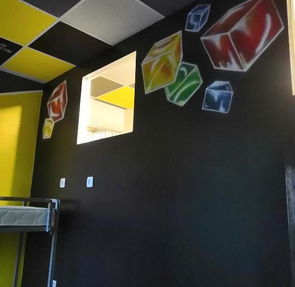 Yourhostel университет