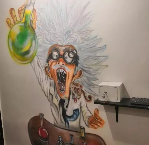 Yourhostel университет