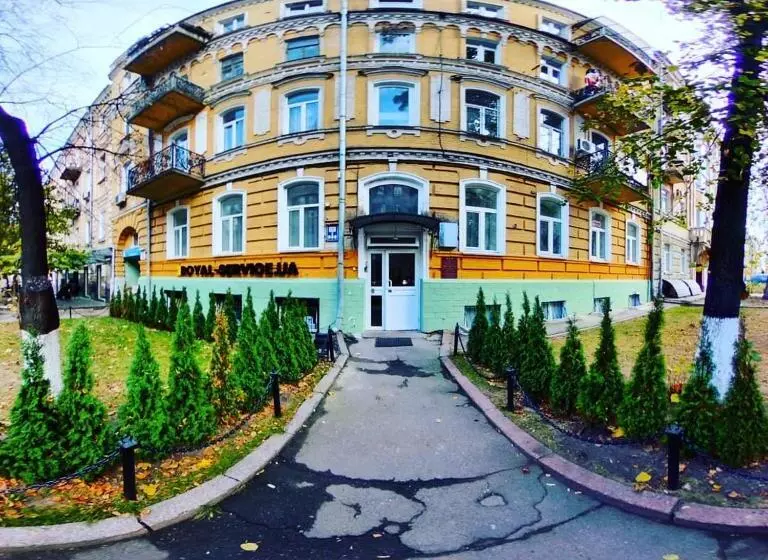 Yourhostel университет