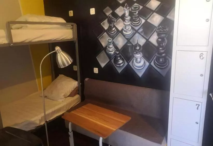 Yourhostel университет