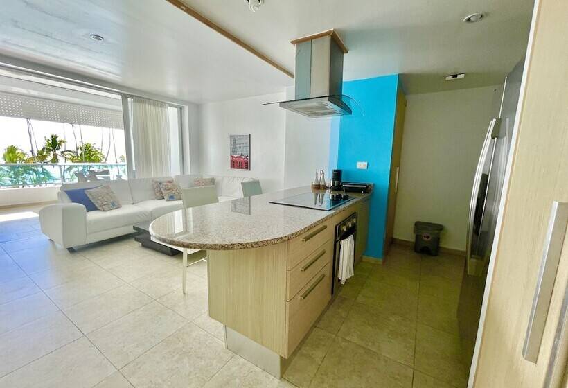 2 Bedroom At The Marbella Towers Beachfront