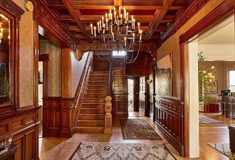 هاستل Blind Tiger Burlington