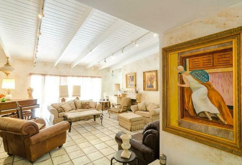 ベッドアンドブレックファースト Room At The House Of Movies