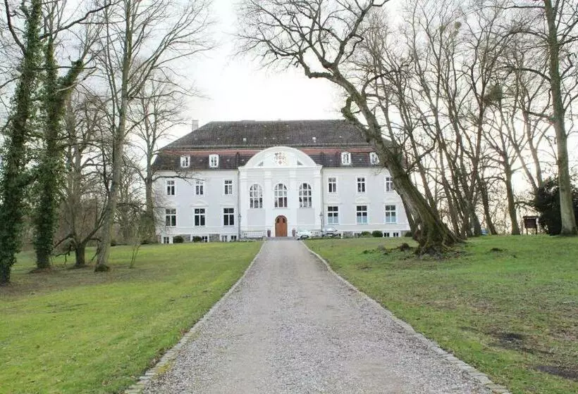 ホテル Schloss Zinzow