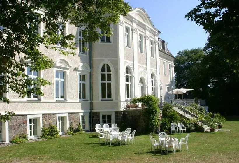 ホテル Schloss Zinzow