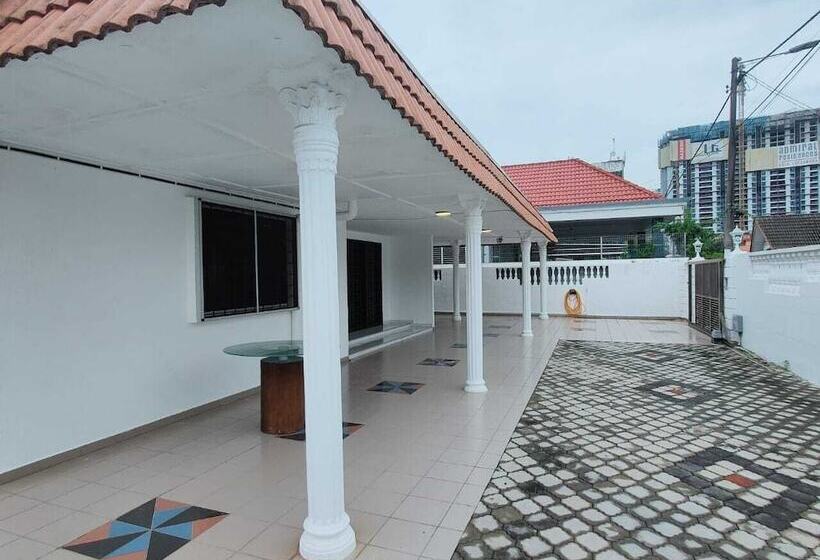 Malacca Town Tranquerah Cluster Home