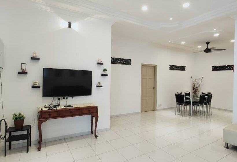 Malacca Town Tranquerah Cluster Home