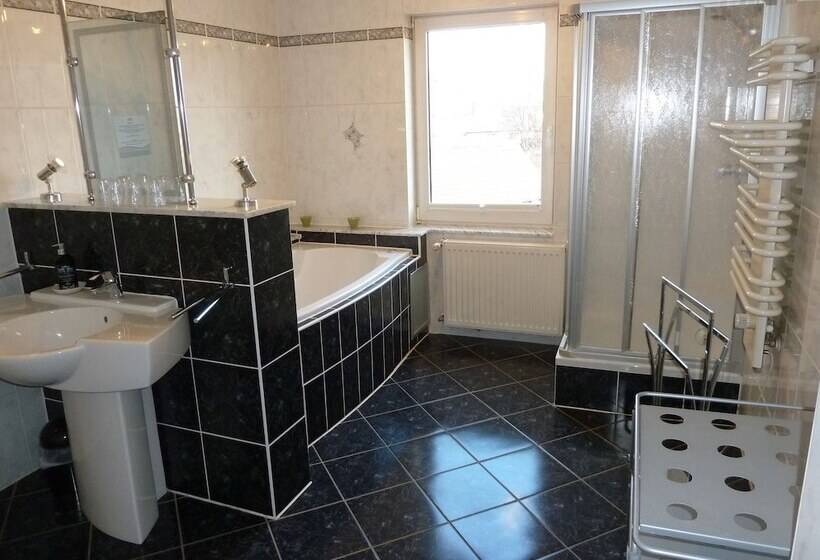 مبيت وإفطار Pension Mandy   Adults Only