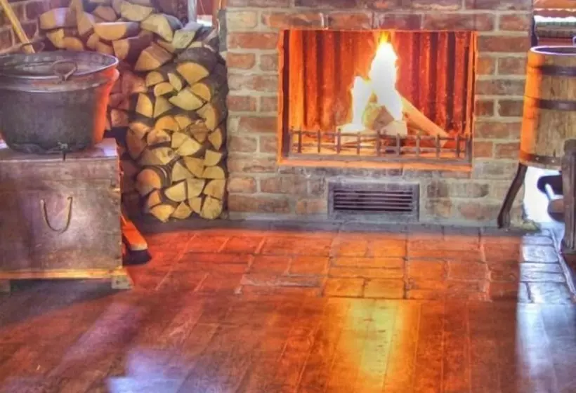 فندق & Gasthof Zur Linde