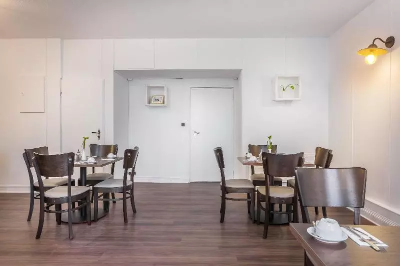 Signature Hotel Astoria