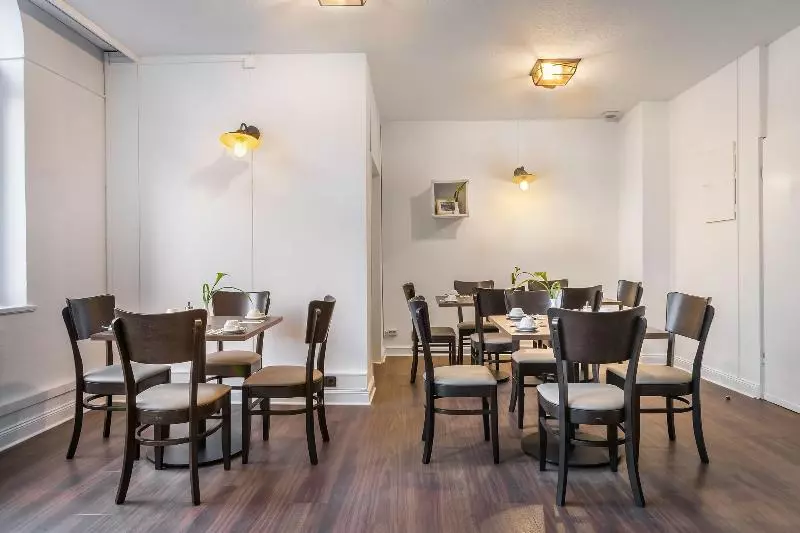 Signature Hotel Astoria