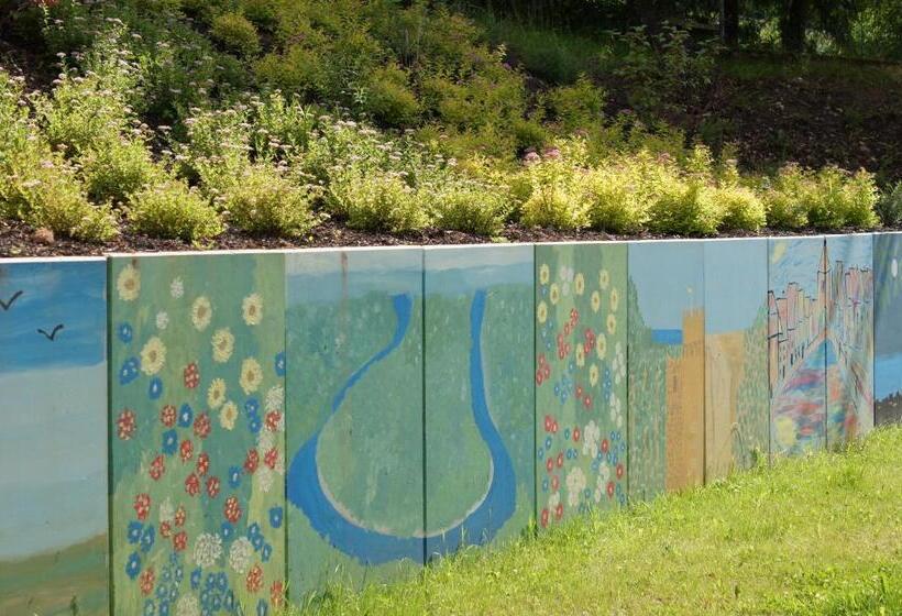 بنسيون Restaurant Laux