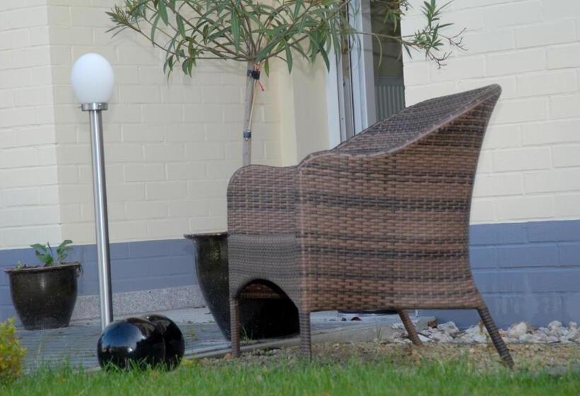 بنسيون Restaurant Laux