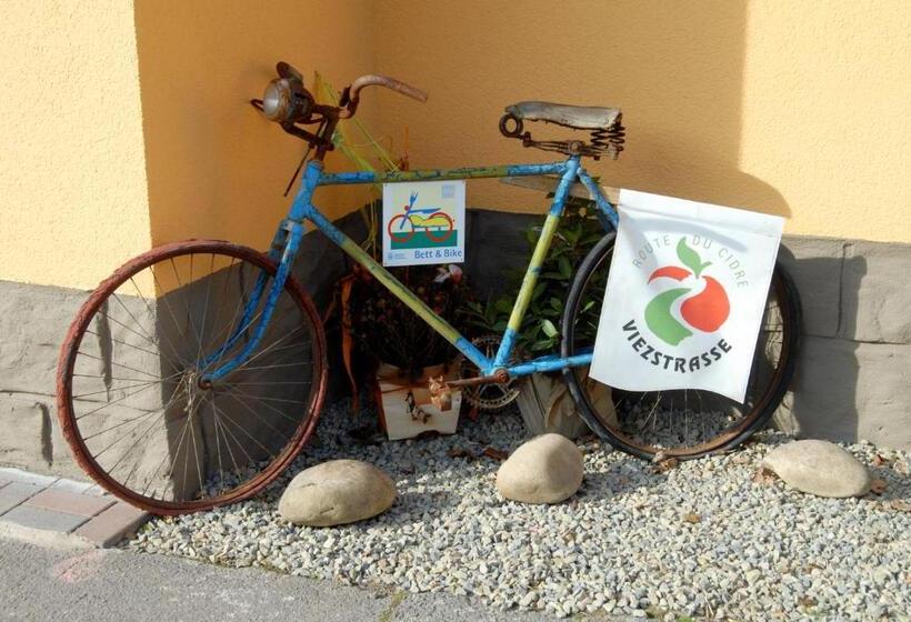 بنسيون Restaurant Laux