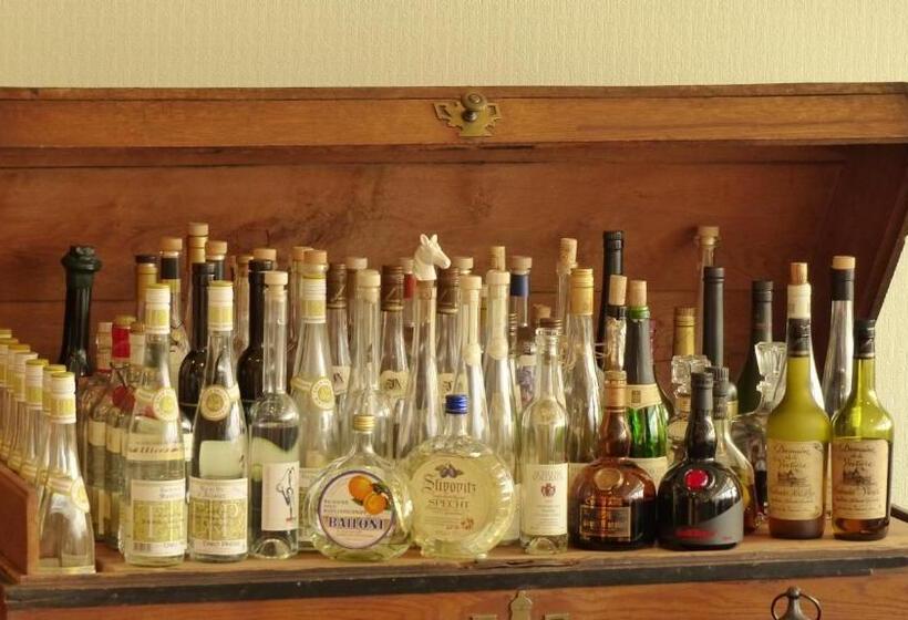 Restaurant Und Hotel Zum Weissen Ross