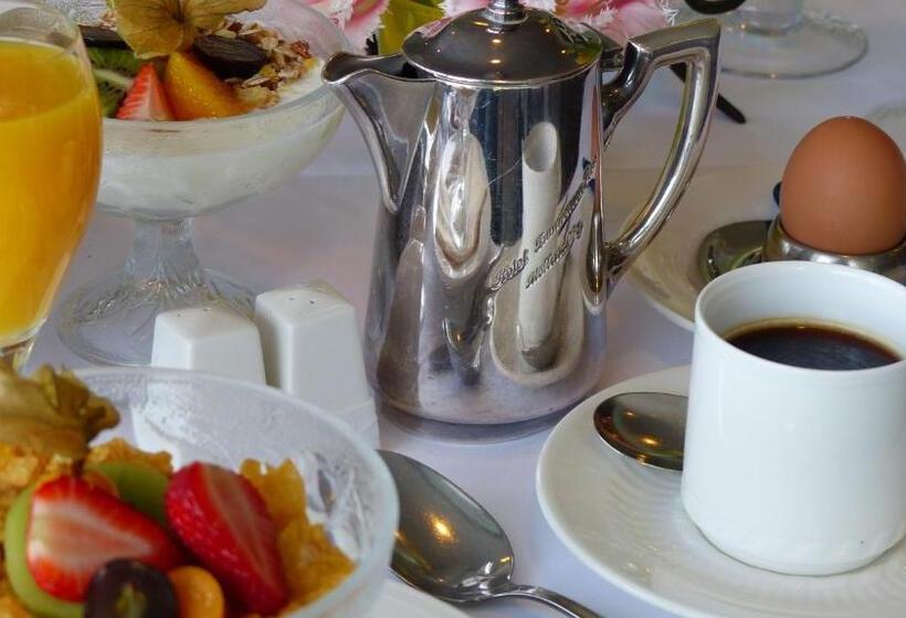 Restaurant Und Hotel Zum Weissen Ross