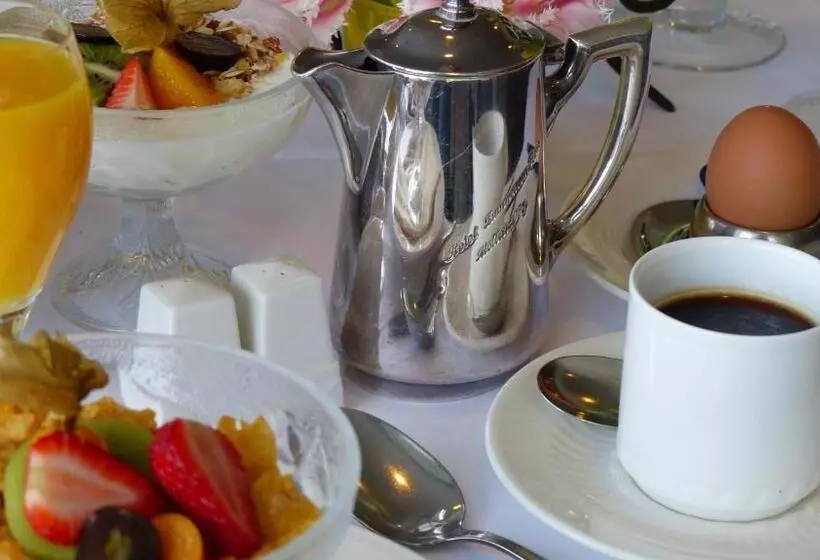 Restaurant Und Hotel Zum Weissen Ross