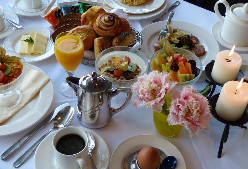 Restaurant Und Hotel Zum Weissen Ross