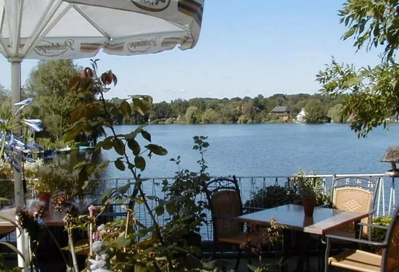 Restaurant Und Hotel Zum Weissen Ross