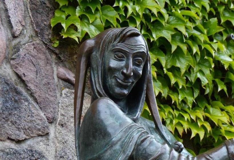 Restaurant Und Hotel Zum Weissen Ross