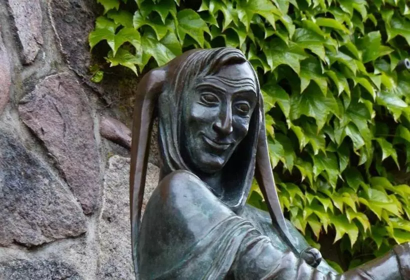 Restaurant Und Hotel Zum Weissen Ross