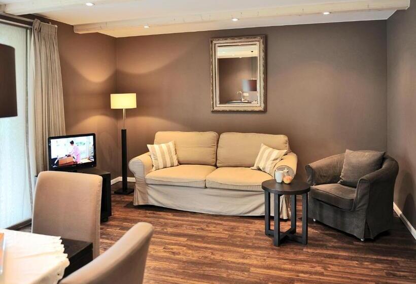 Und Landhaus  Kastanie