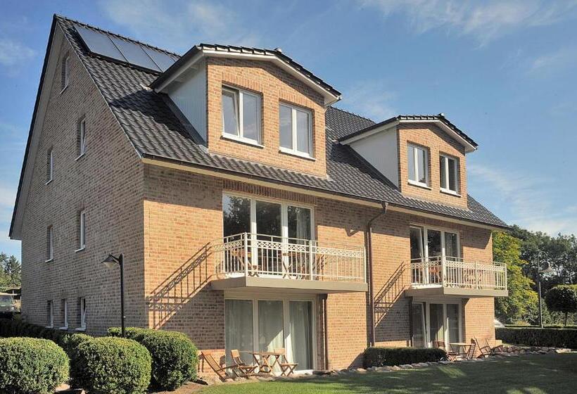 Und Landhaus  Kastanie