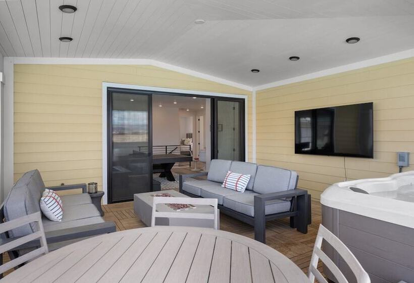 Sandy Beach Estate By Redawning