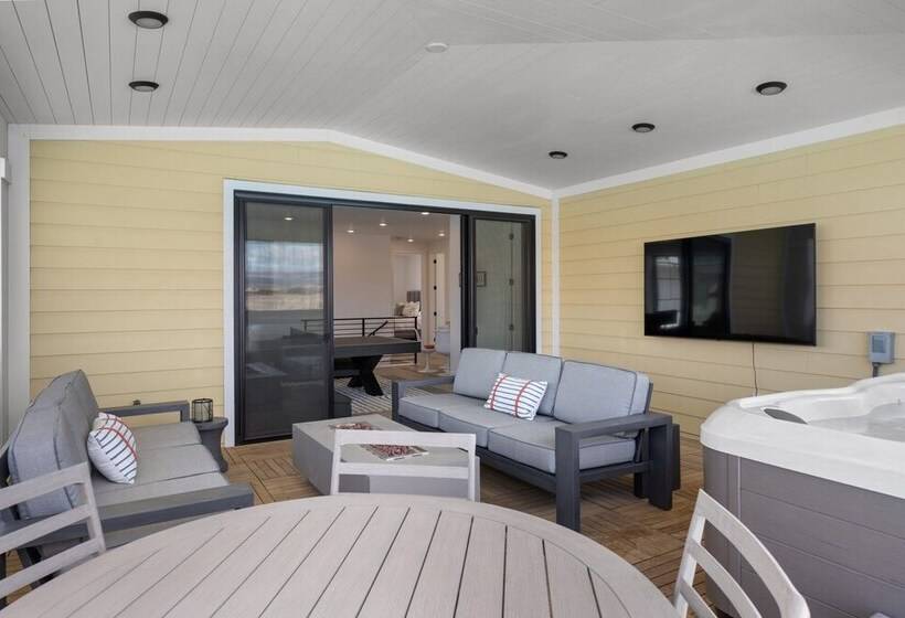 Sandy Beach Estate By Redawning