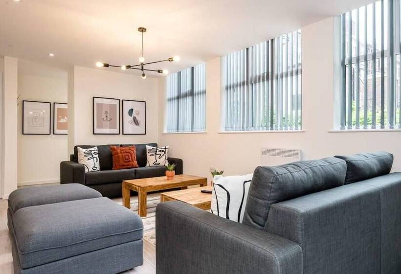 Host & Stay   The Rodney Courtyard