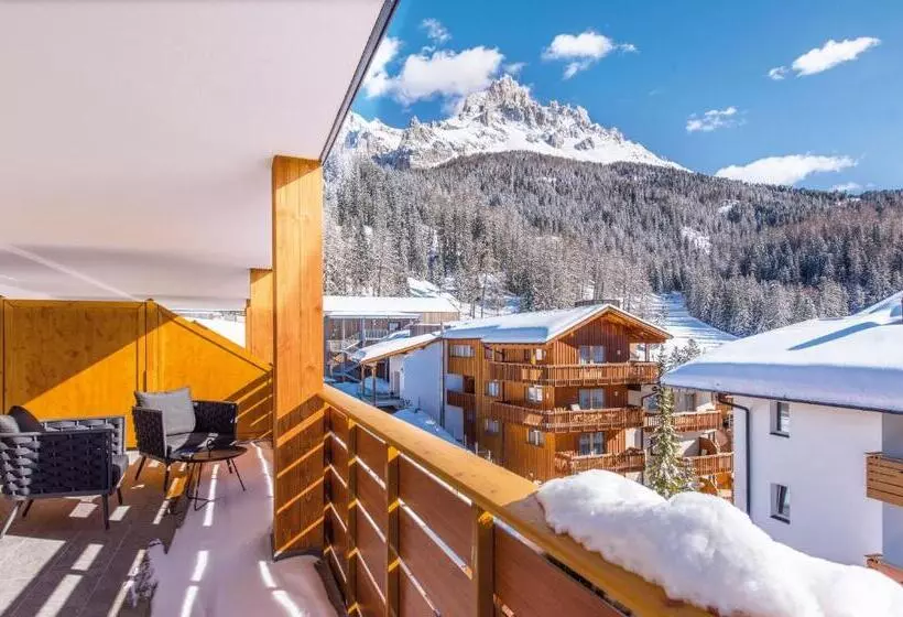 Hotelli Das Royal In Obereggen