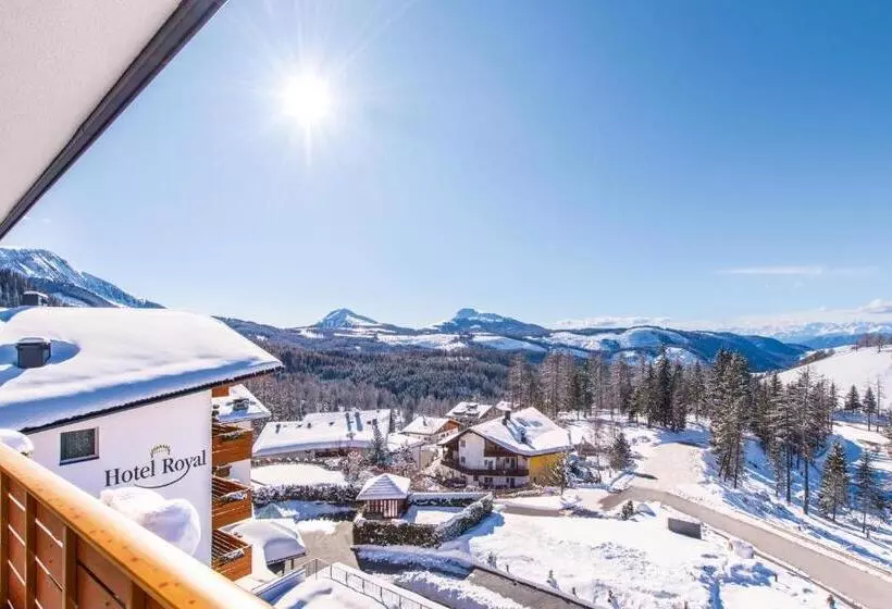 Hotelli Das Royal In Obereggen