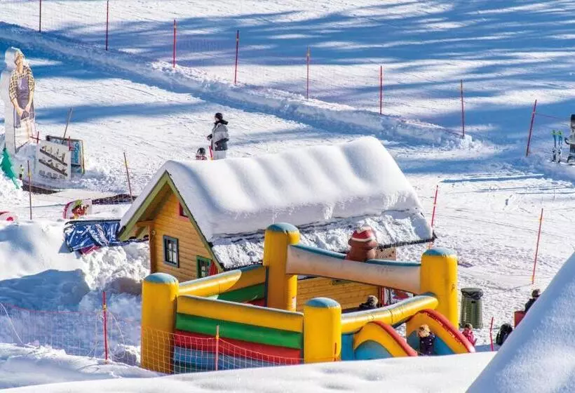 Hotelli Das Royal In Obereggen